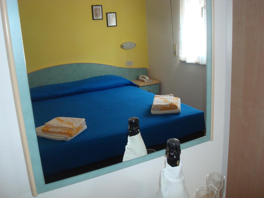 Hotel Villa Ersilia Rimini B&B Exterior photo